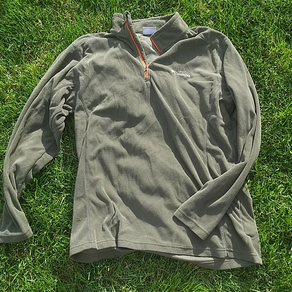 Olive green Columbia quarter zip